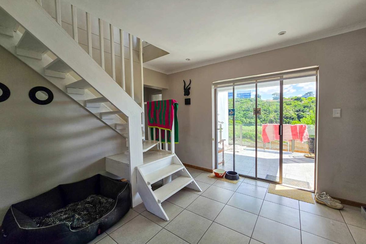 Modern family home for sale in Stilbaai-Wes. - Photo 5