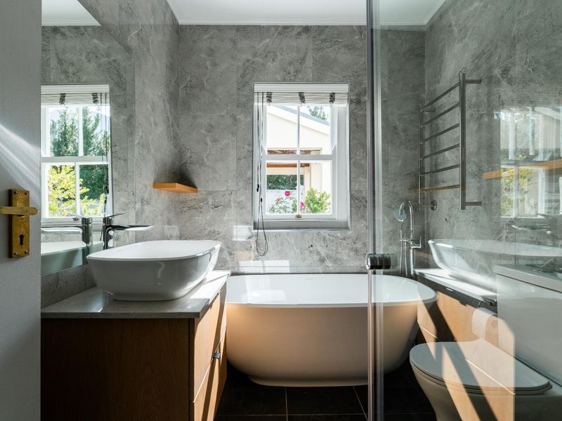 Beautifully Renovated 2-Bedroom Apartment in La Petite Provence Estate - Photo 6