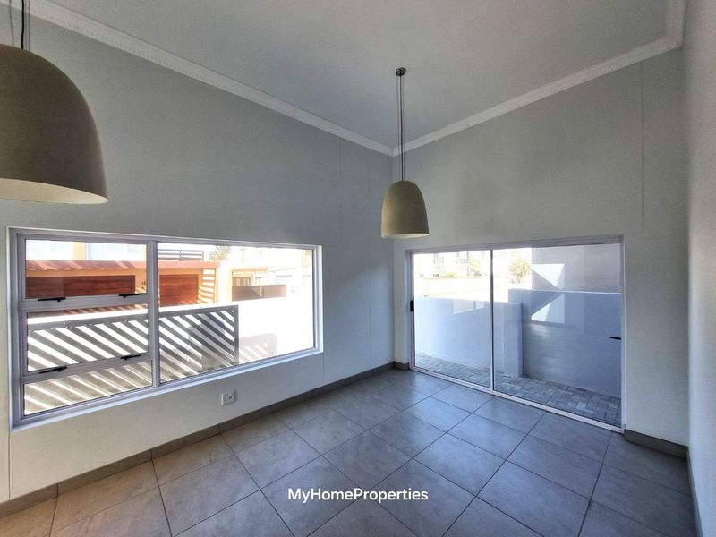 Stunning Newly Built Coastal Home Near Platz Am Meer Mall | Neu gebautes Küstenhaus in der Nähe des Platz Am Meer Einkaufszentrums, Swakopmund, Namibia - Photo 6