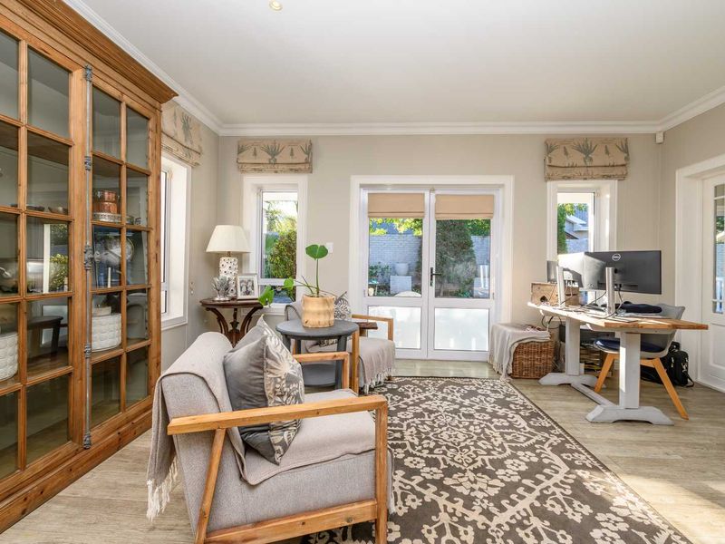 JUST MOVE IN | SECURE FAMILY HOME IN SOUGHT-AFTER SHORT ROAD, WALMER - Photo 7