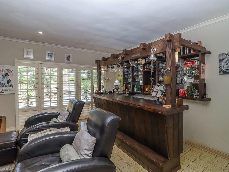 Spacious Family Home in the Heart of Gillitts - Photo 6