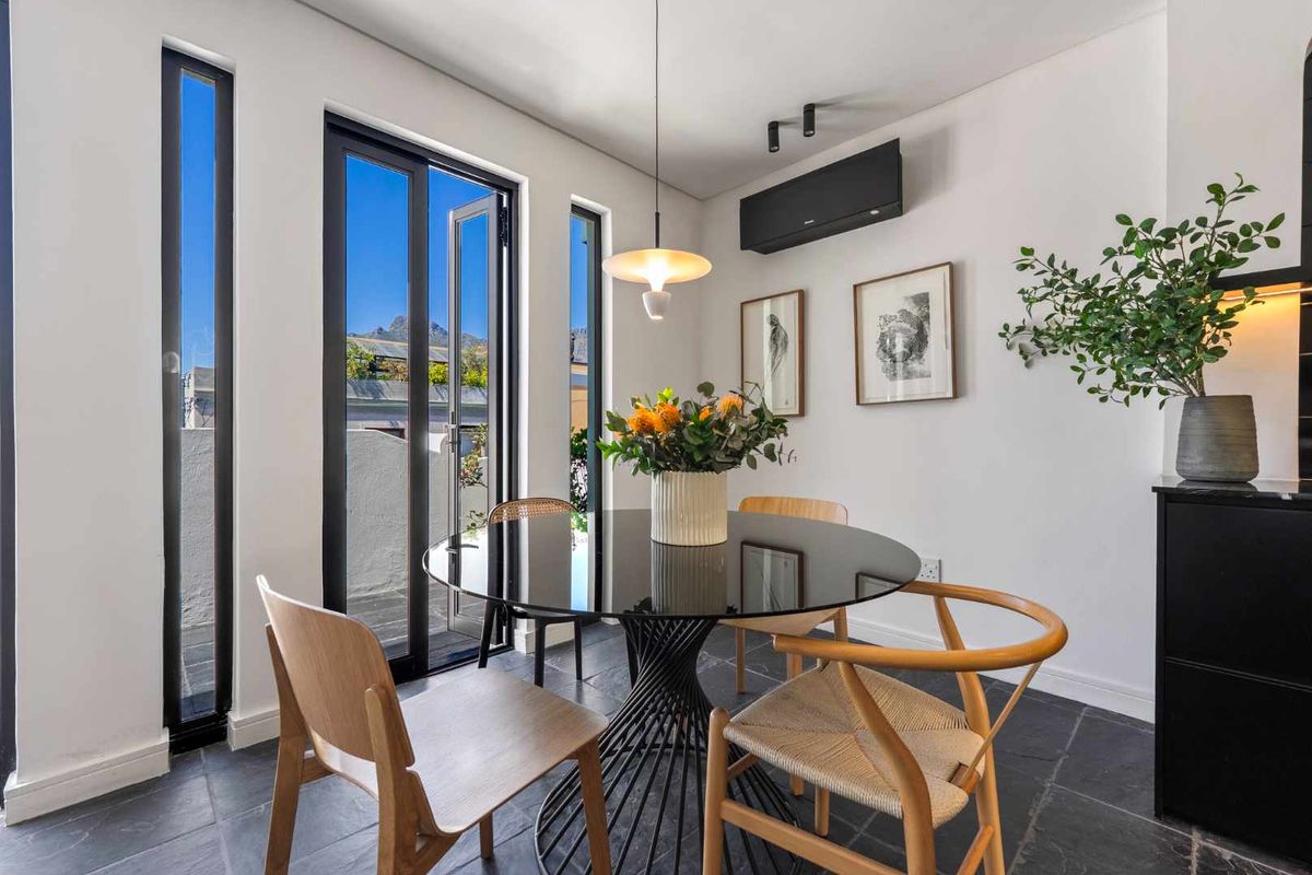Newly Renovated 4-Bedroom Home in the Heart of Historic Bo-Kaap – All En-Suite with Private Courtyard - Photo 3