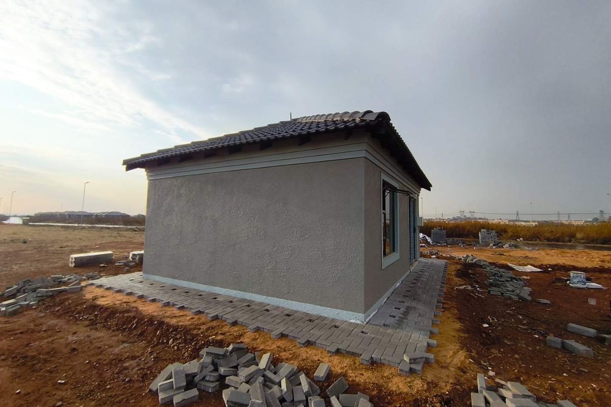 Stylish 2-Bedroom Home for Sale in Windmill Park Ext 32 - Photo 4