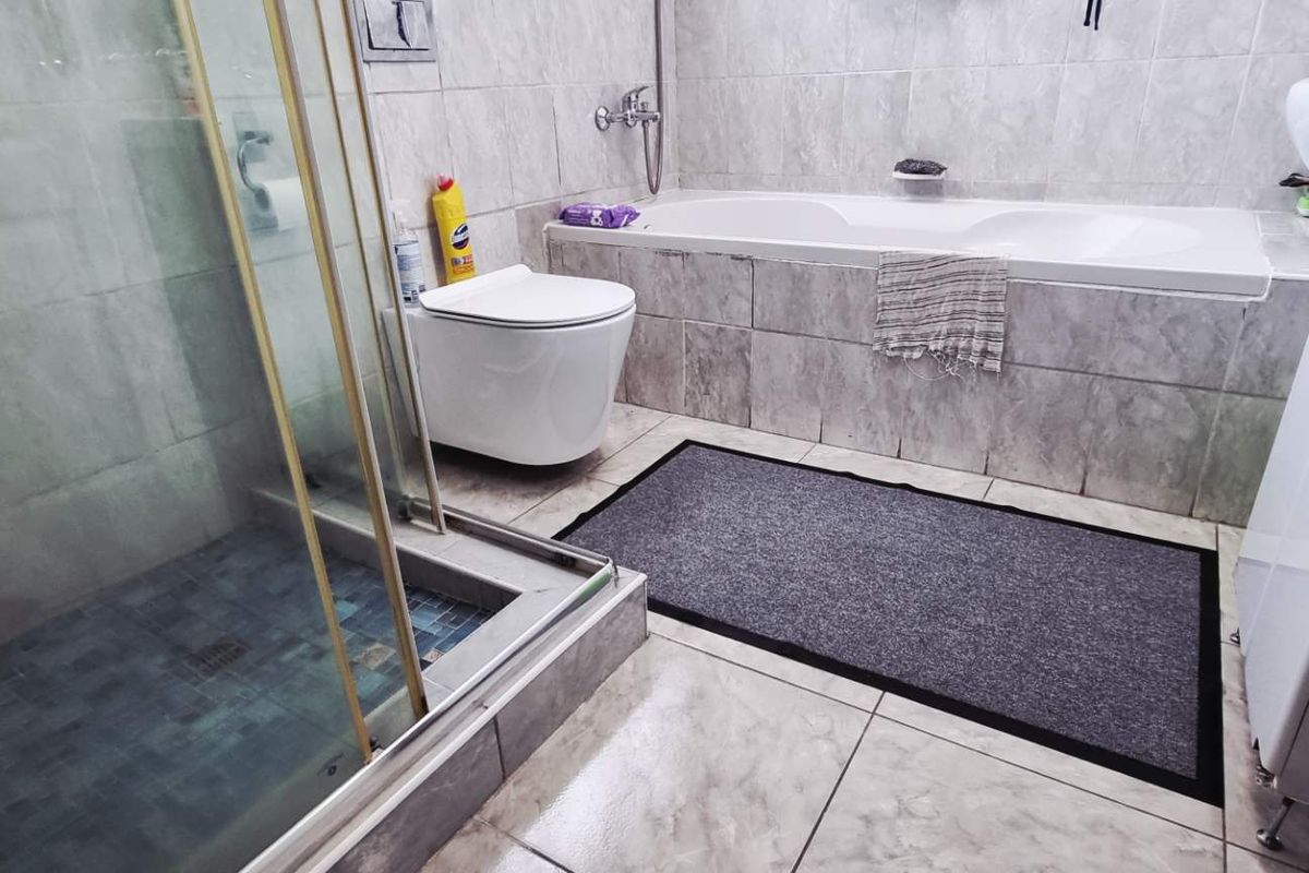 Cimbebasia 4 bedroom house - Photo 5