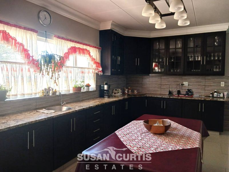 Beautiful Developed Small Holding - Photo 8