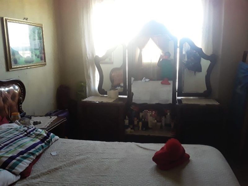 RDP with big yard for sale in Barcelona - Photo 5