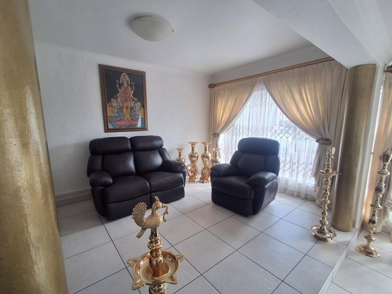 YOUR FOREVER HOME IN THE HEART OF GLENVISTA - Photo 5