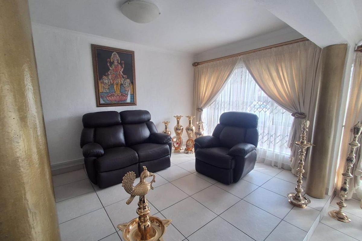 YOUR FOREVER HOME IN THE HEART OF GLENVISTA - Photo 5