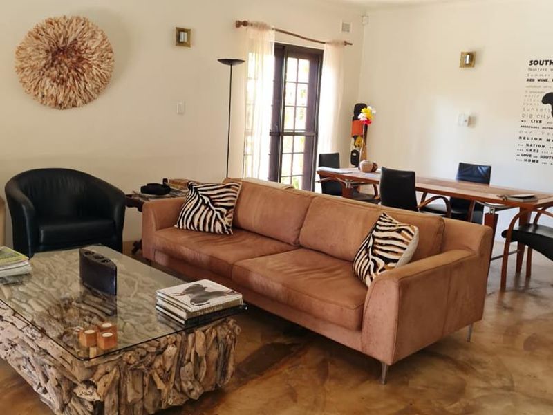 STYLISH PROPERTY! - Photo 9