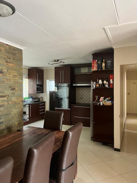 Property #2419185, House Pending Sale in Hochlandpark