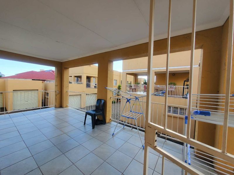 Spacious 3-bedroom Lock-up and Go apartment with Scenic Views. - Photo 4