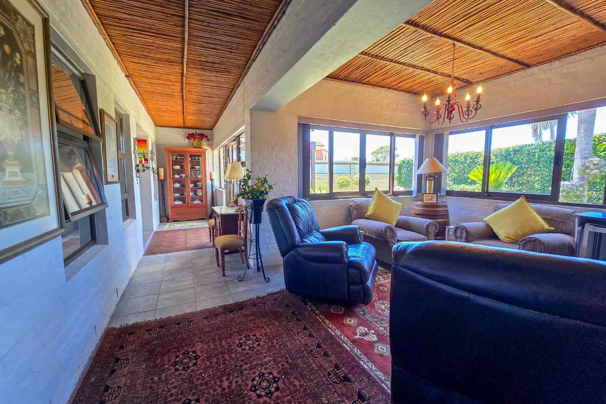 Upmarket family home for sale in Stilbaai-Wes. - Photo 2