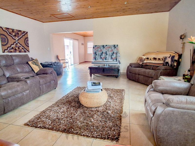 Spacious Home For Sale in Ocean View, Swakopmund - Photo 9