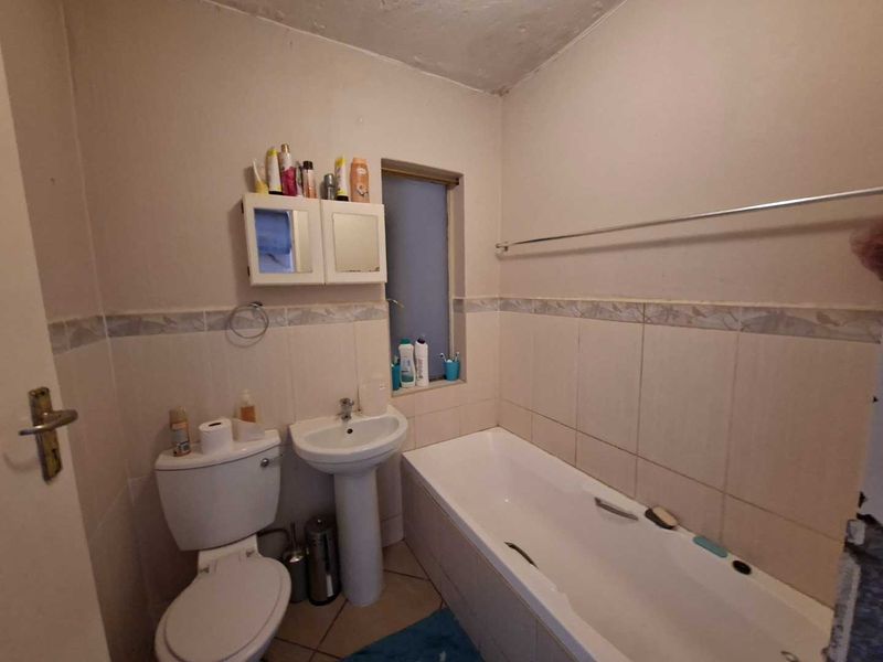 2 Bedroom Apartment For Sale - Photo 10