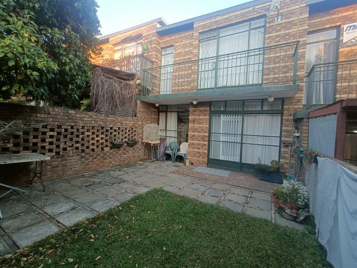 Property #2396947, Townhouse Pending Sale in Lyttelton Manor