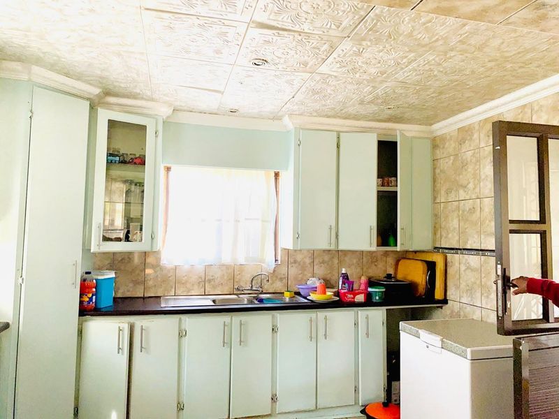 Spacious 4 bedroom Family Home in Wild en Weide, Richards Bay - Photo 6
