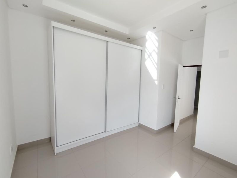 Family house with a lot of fresh air and light - Photo 9