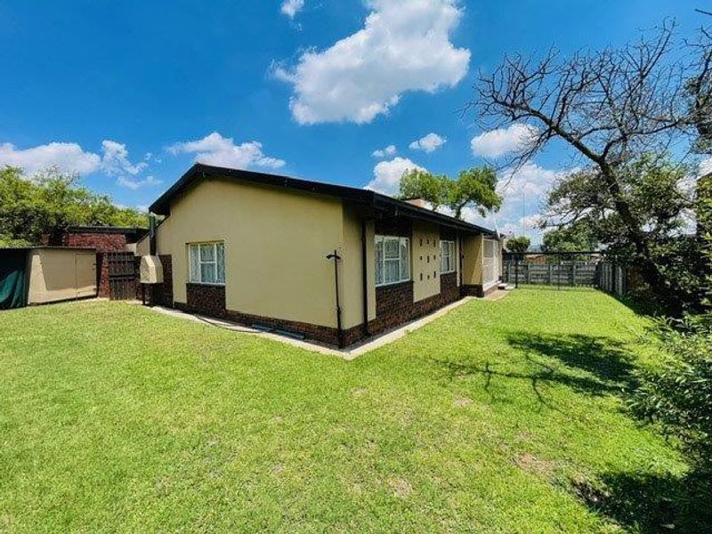 Alberton North Gem: Ideal for First-Time Buyers! - Photo 7