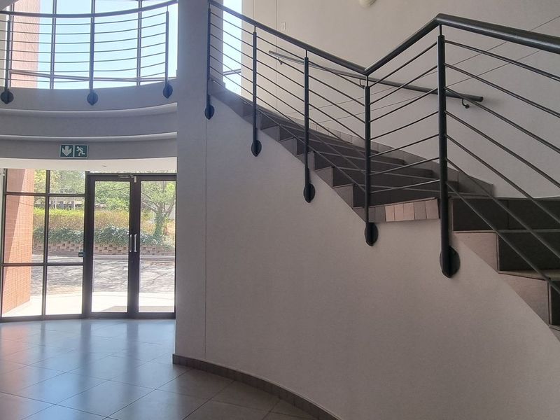 3 229m2 Waterfall Midrand Office/Warehouse Block To Let - Photo 3