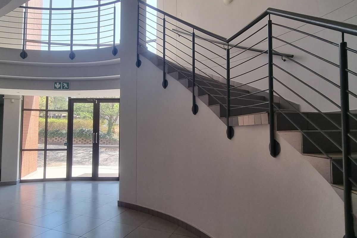 3 229m2 Waterfall Midrand Office/Warehouse Block To Let - Photo 3