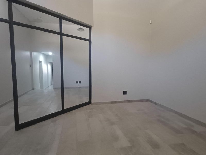To Let Office space - Photo 9