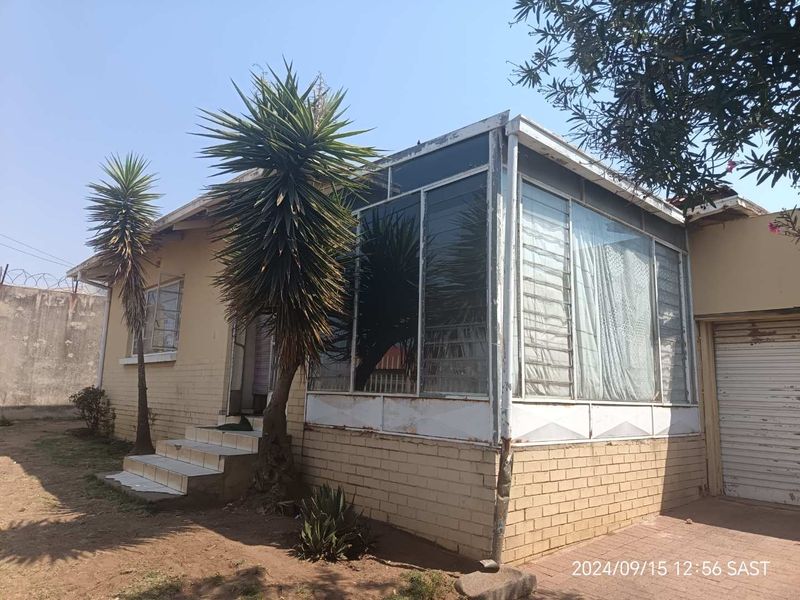 3 bedroom house with flatlet For sale! - Photo 2