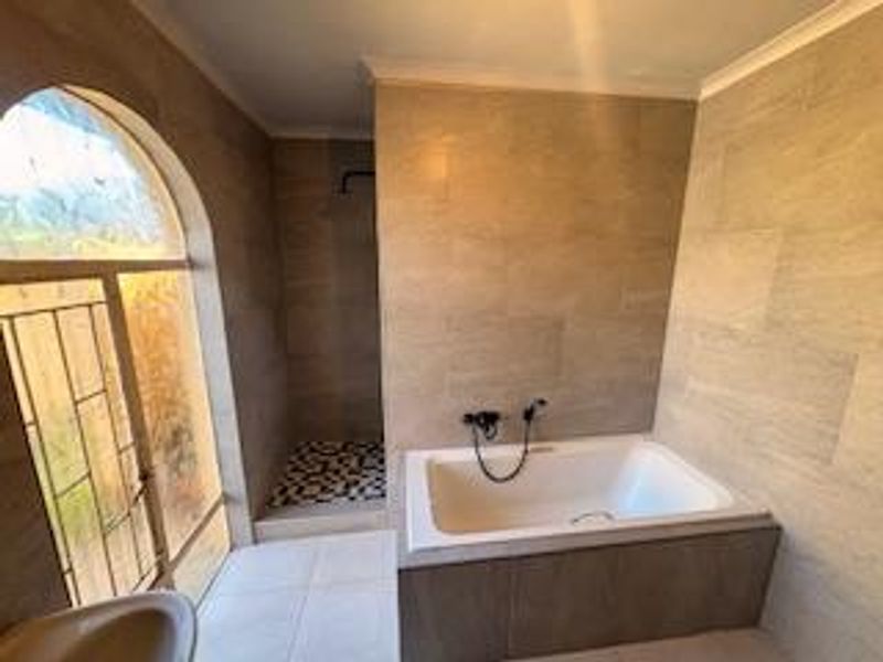 Cosy two bedroom townhouse for rental in Huntingdon - Photo 8