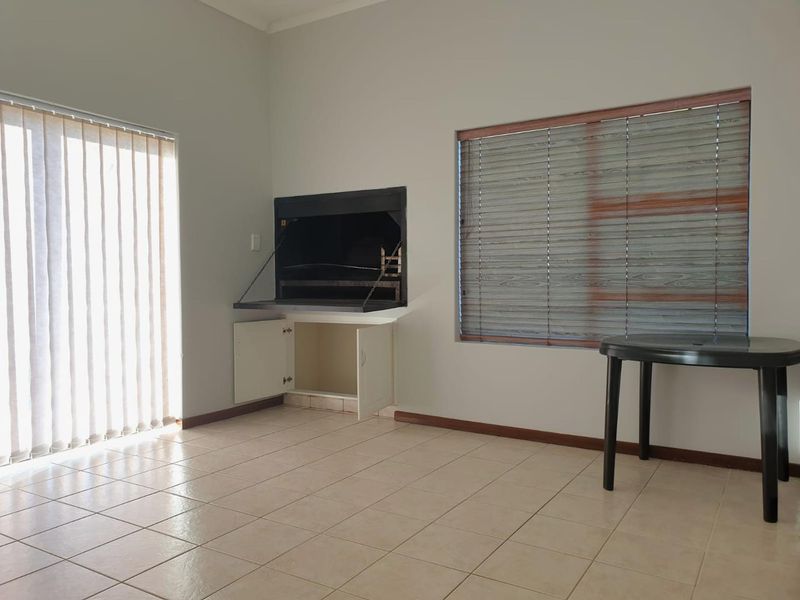 3 Bedroom House for Sale in Fijnbosch Park - Photo 8