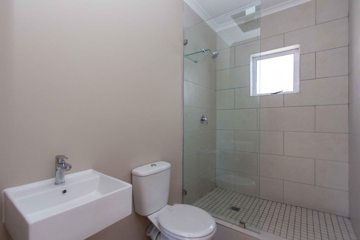 2 Bedroom apartment to let in Newton Park - Photo 3