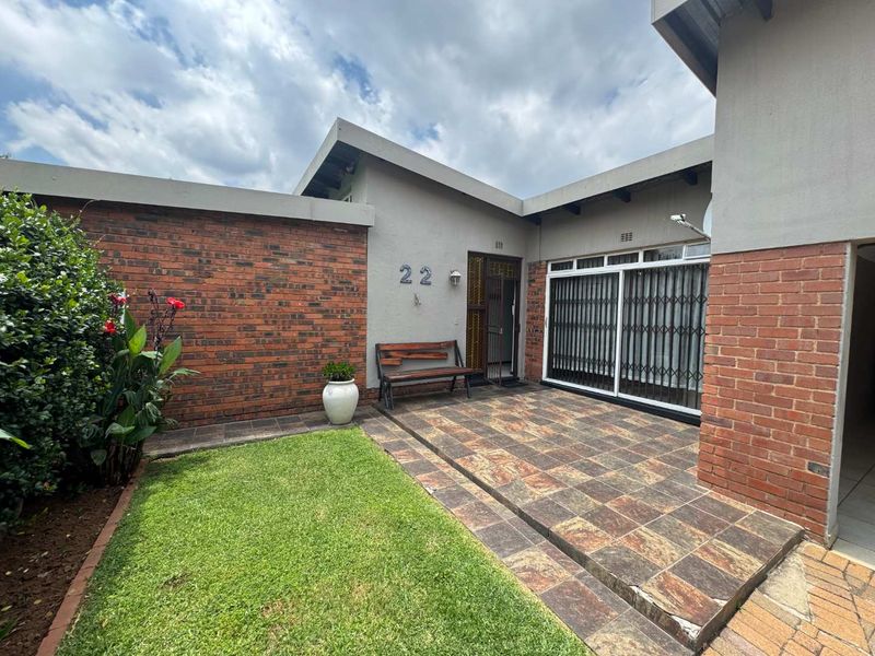 Family Home with Flatlet for Sale - Photo 3