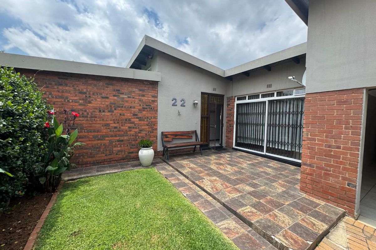 Family Home with Flatlet for Sale - Photo 3
