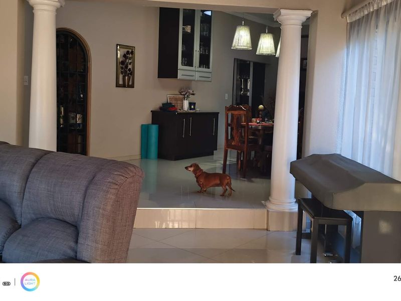 Huge Family Home for Sale in Sought After Suburb - Photo 5