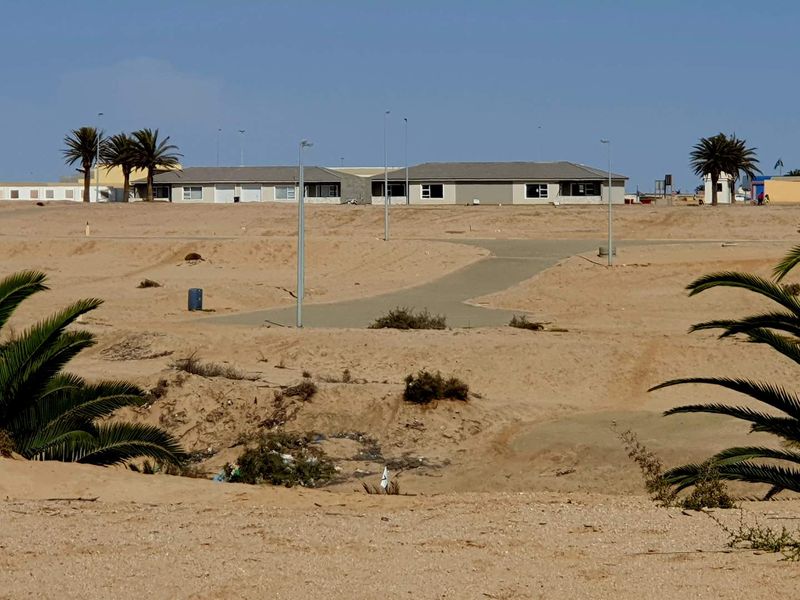 Situated in the Henties Bay Golf Estate, 50 meters from the 8th tee off. - Photo 7