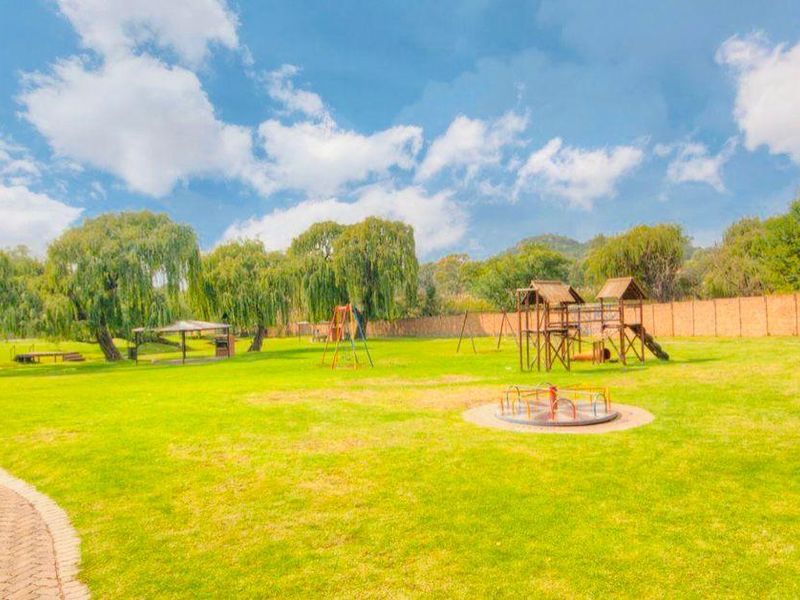 3 Bedroom ground floor apartment - Photo 10