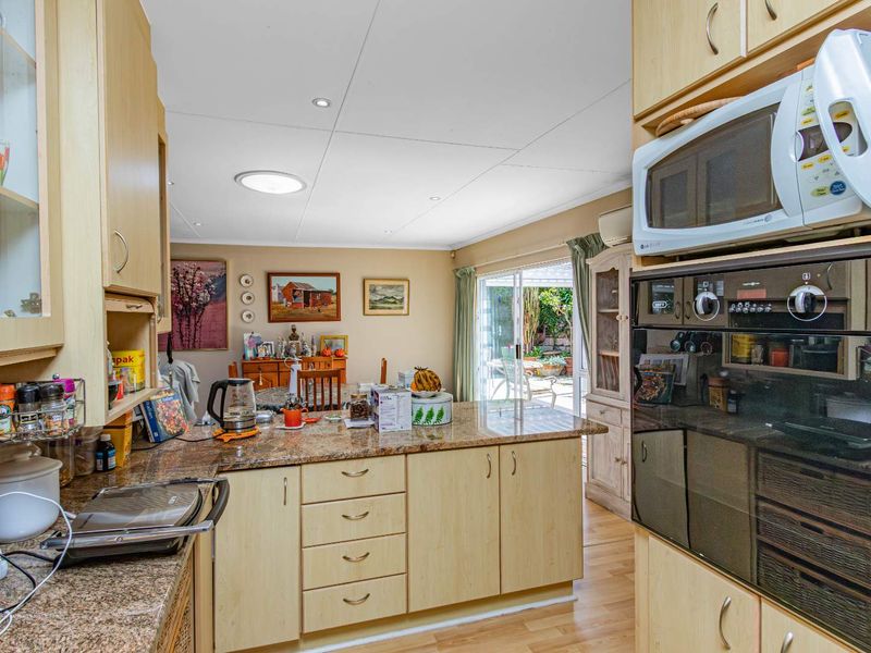 Peaceful Estate Living – 3-Bedroom, 2-Bathroom Home with Double Garage - Photo 10