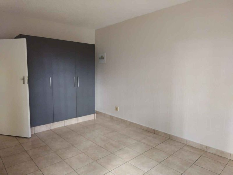Spacious 3 Bedroom Apartment For Sale in a Prime Location - Photo 6