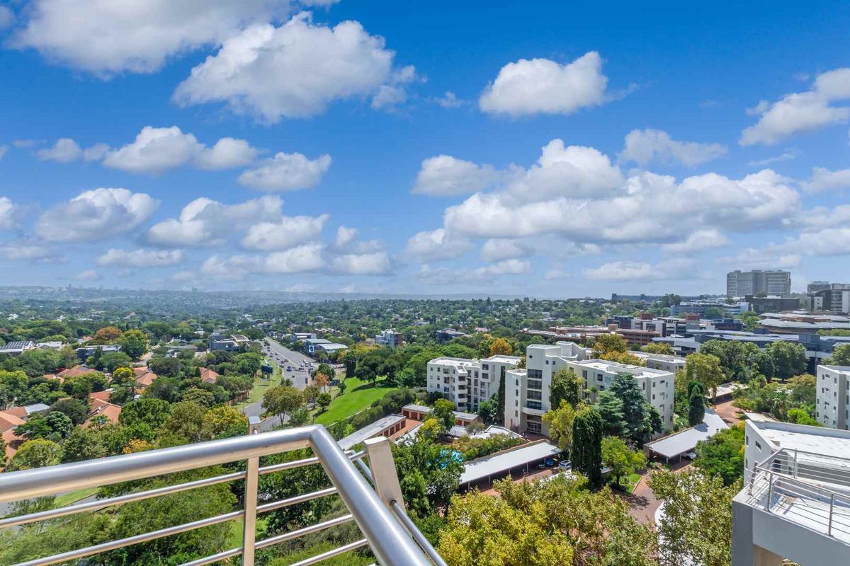 3 BEDROOM TWO-STOREY APARTMENT FOR SALE IN SANDHURST TOWERS - Photo 2