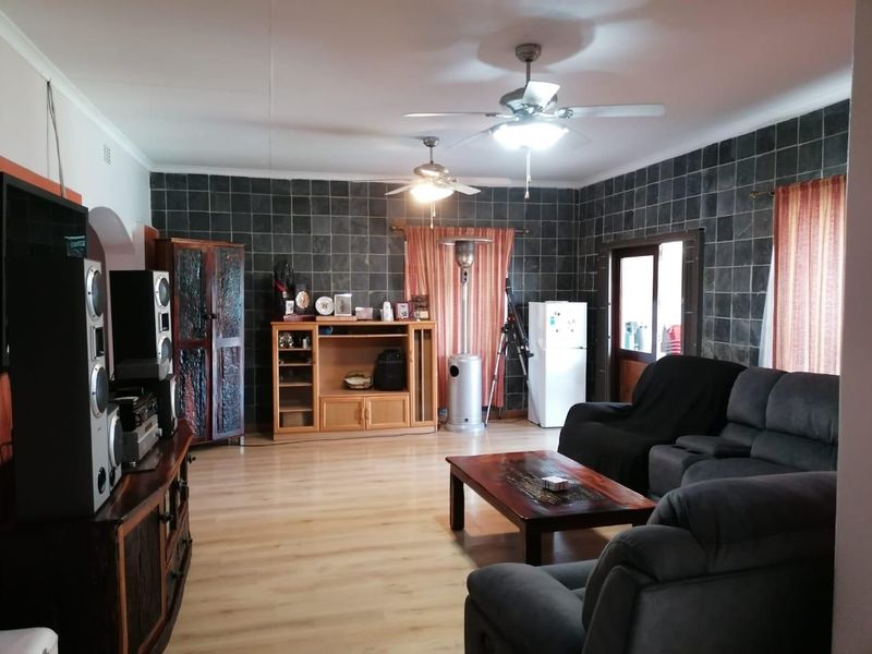2 Homes, Huge Parking, Off Grid Water - DONT' MISS OUT... - Photo 8