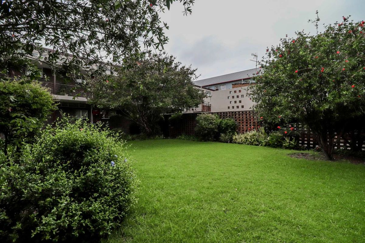 Spacious First Floor  3-Bed Apartment in Benoni CBD - Photo 3