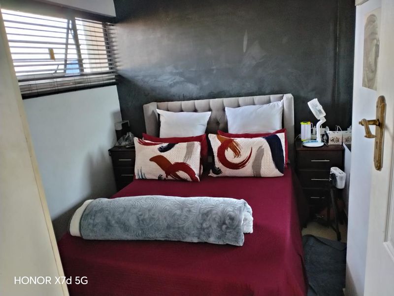 1-bedroom modern unit - Photo 2