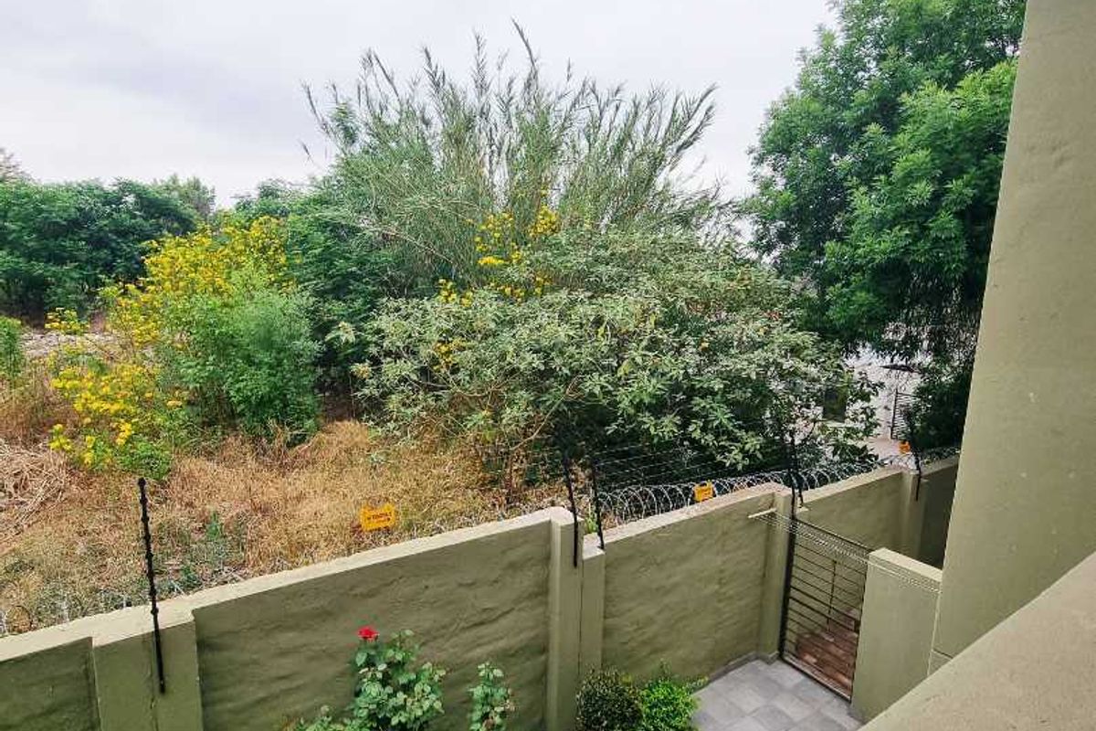 Chic Living: Modern 1-Bed in Sought-After Complex! - Photo 5