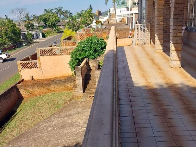 Low-maintenance face brick clinker home - Photo 9