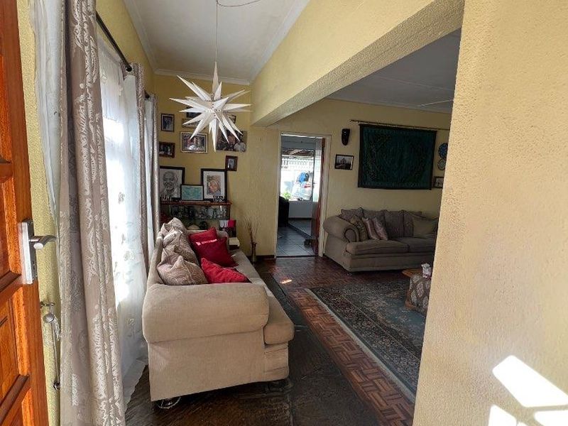 7 Bedroom House For Sale In Oakdene, Kuils River - Photo 3