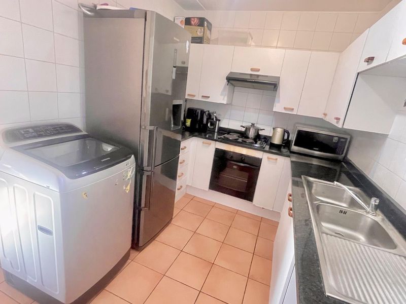 Townhouse (Duplex) — 2 Bedrooms, 2 Bathrooms - Photo 4