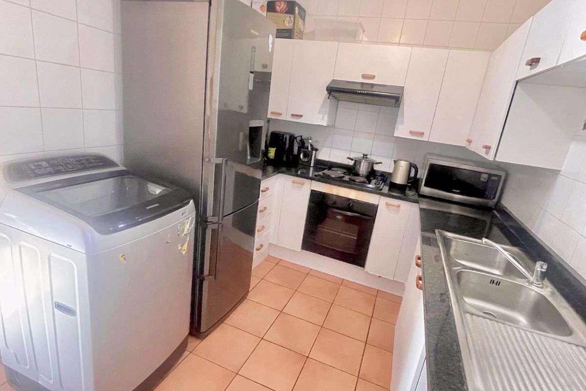 Townhouse (Duplex) — 2 Bedrooms, 2 Bathrooms - Photo 4