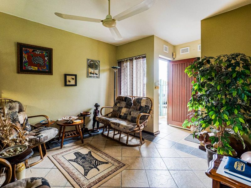 Family and pet friendly complex - Photo 8