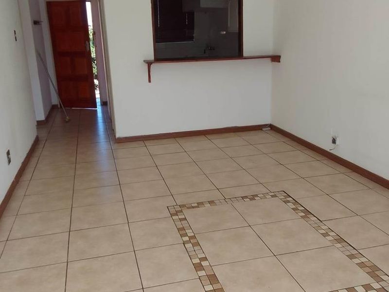 TOP FLOOR APARTMENT - Photo 9