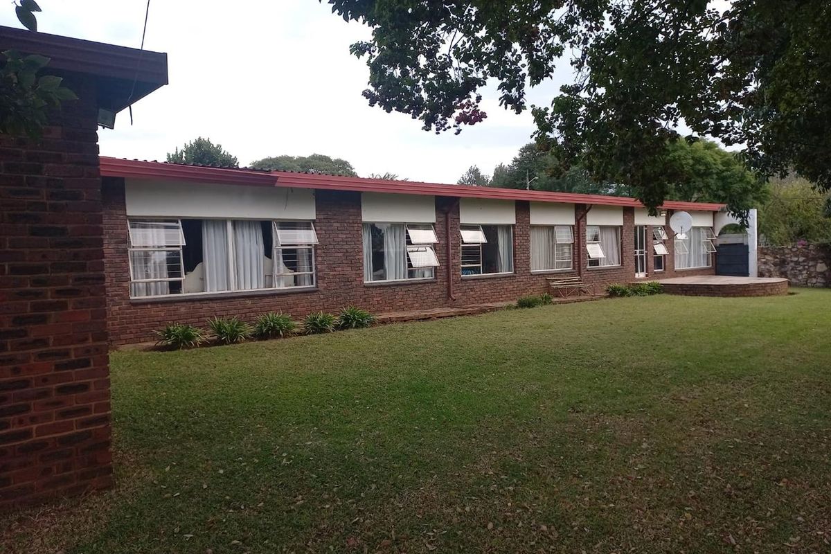 Beautiful Family Home for sale in very popular Lyttelton Manor!! - Photo 4