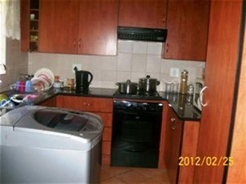 Lovely 2 bedroom top unit in La Montagne - Photo 5