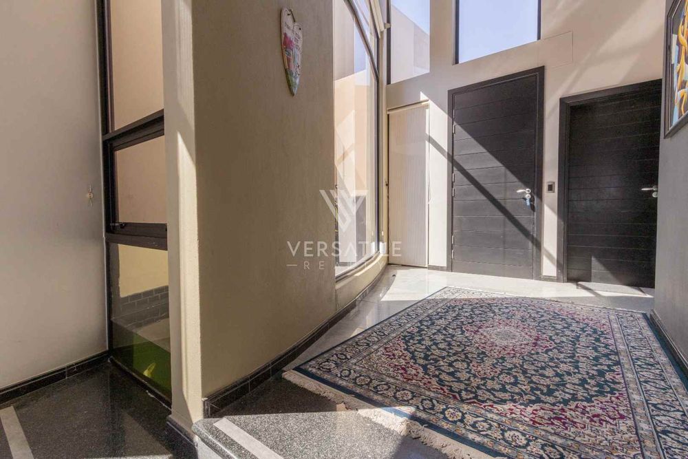 10 - Front door reception